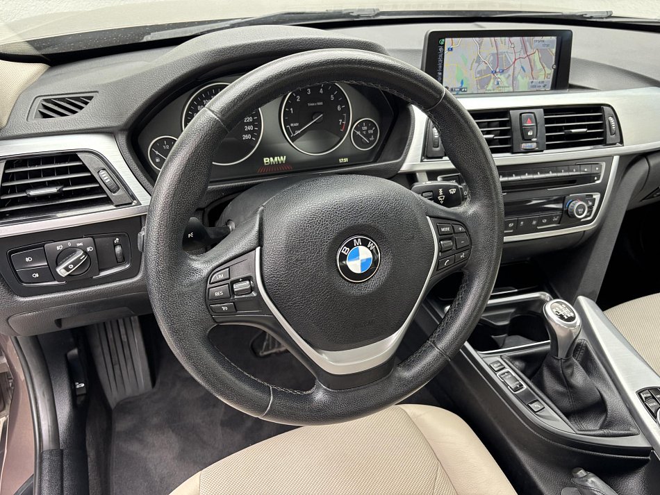 BMW Řada 3 2.0 LuxuryLine 320i