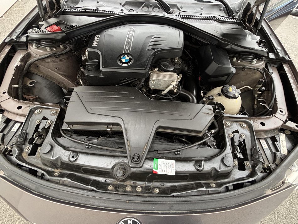 BMW Řada 3 2.0 LuxuryLine 320i
