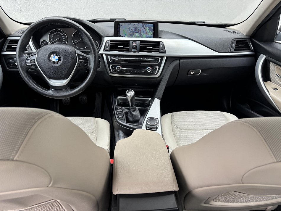 BMW Řada 3 2.0 LuxuryLine 320i