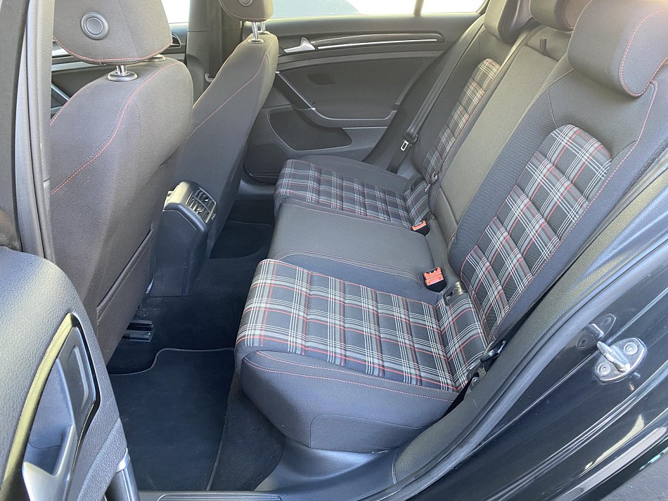 Volkswagen Golf 2.0 TSI GTi