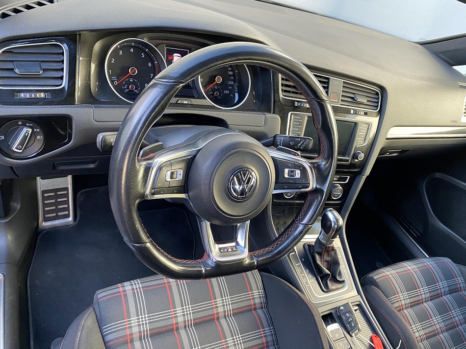 Volkswagen Golf 2.0 TSI GTi