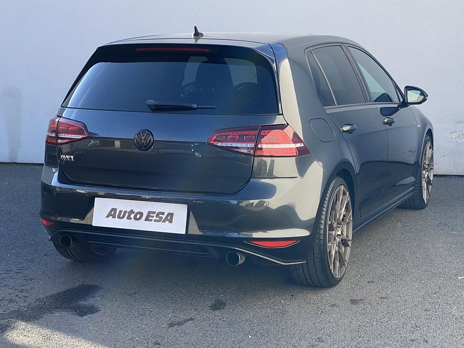 Volkswagen Golf 2.0 TSI GTi