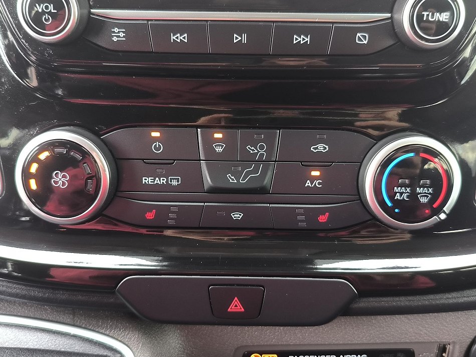 Ford Transit Custom 2.0TDCi Limited 5míst