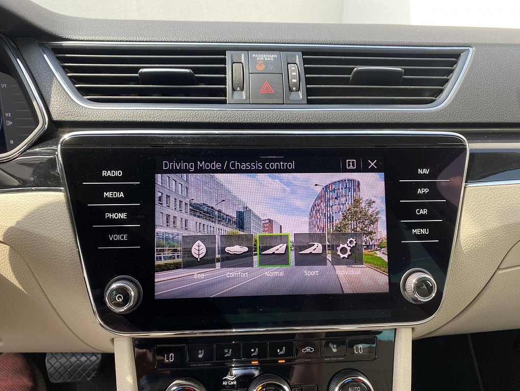 Škoda Superb III 2.0 TDi L&K