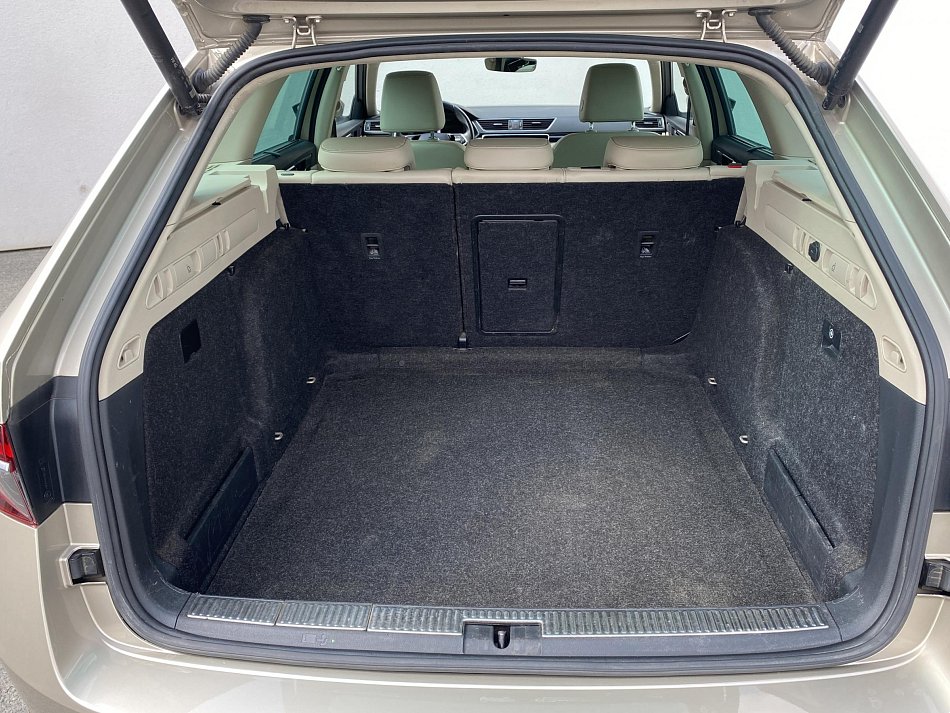 Škoda Superb III 2.0 TDi L&K