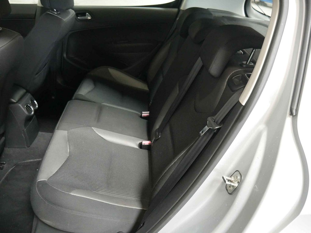 Peugeot 308 1.6i 