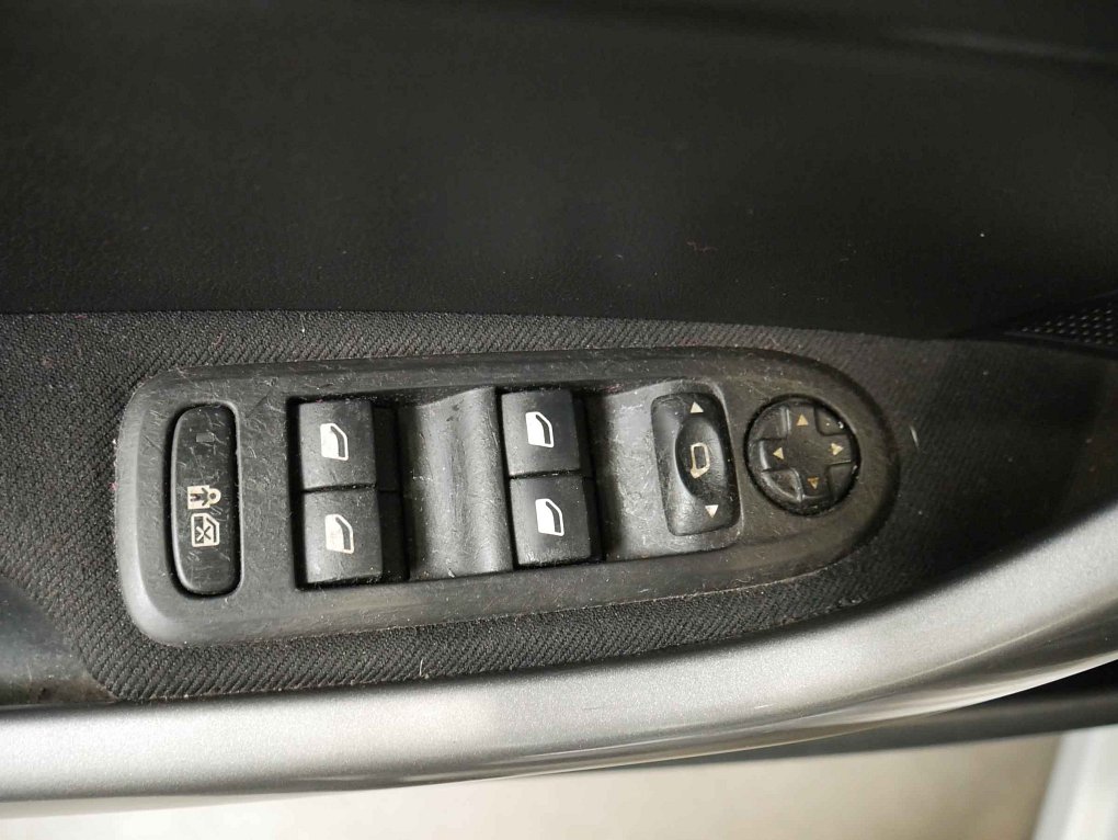 Peugeot 308 1.6i 