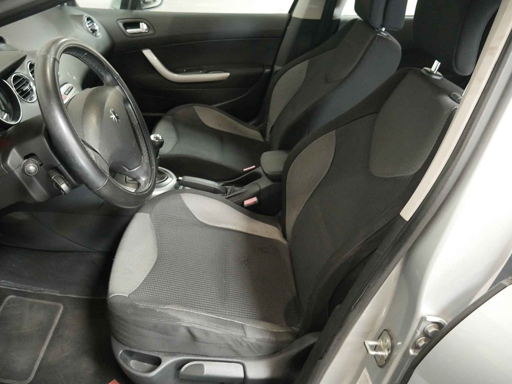 Peugeot 308 1.6i 