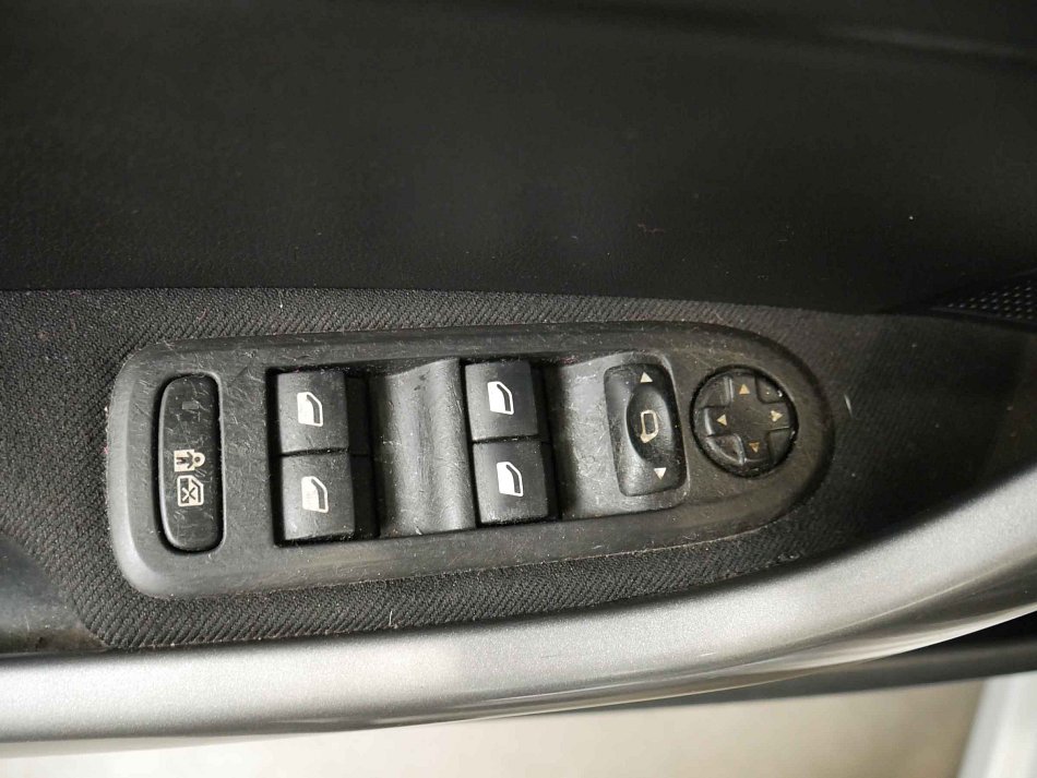 Peugeot 308 1.6i 