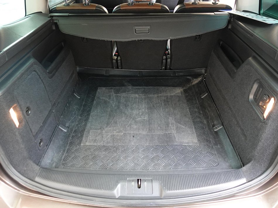 Volkswagen Sharan 2.0 TDi 