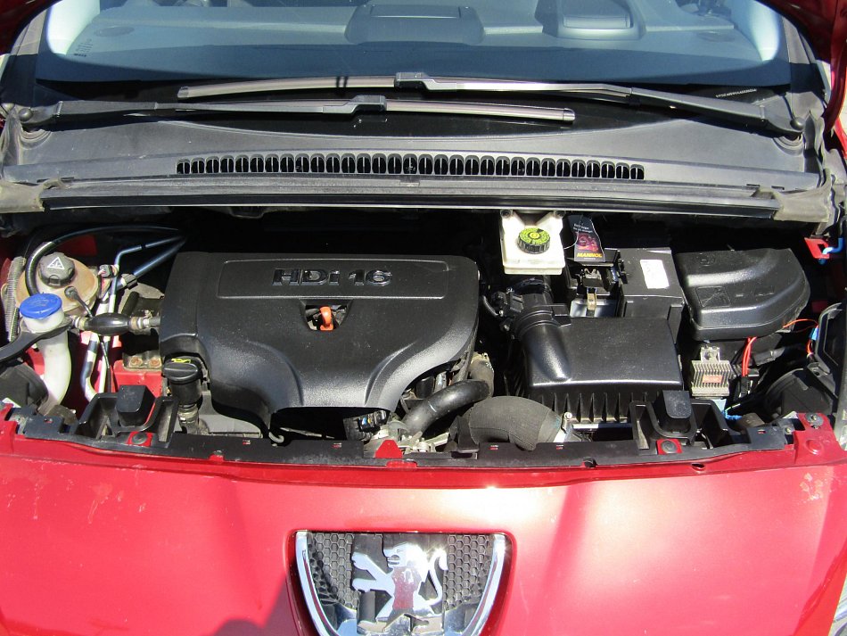 Peugeot 5008 2.0HDi 