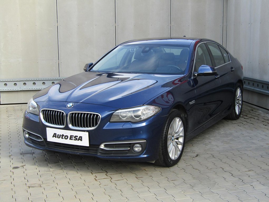 BMW Řada 5 3.0 D LuxuryLine xDrive 530d