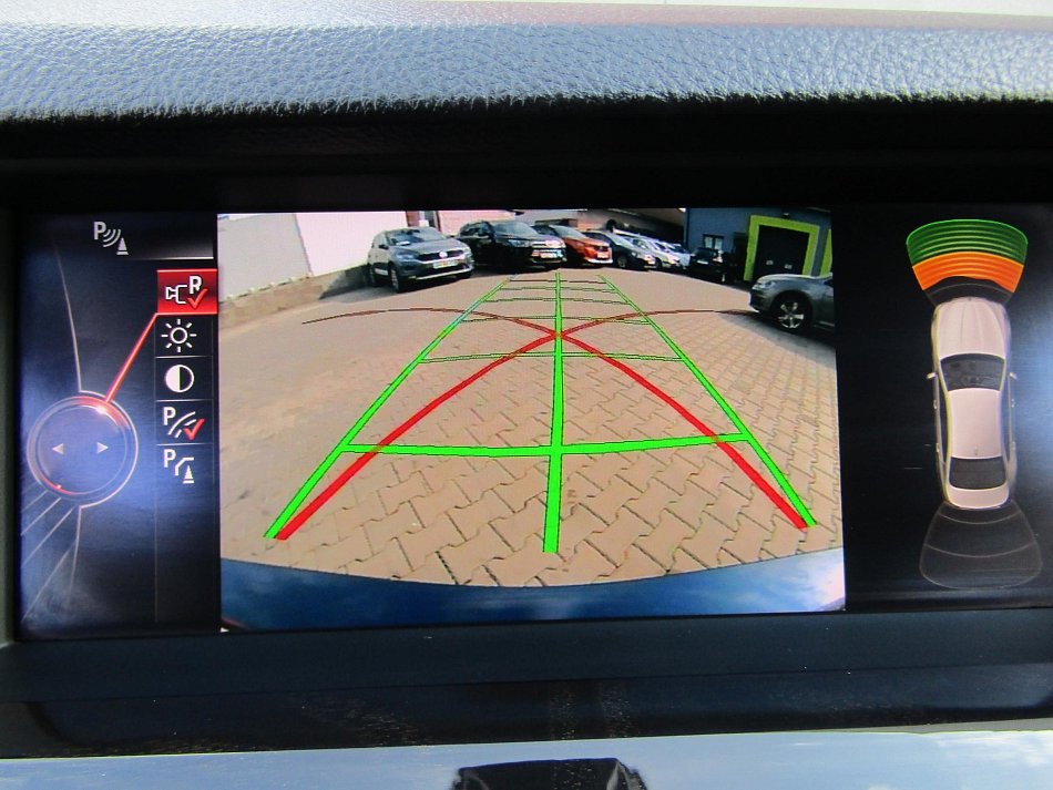 BMW Řada 5 3.0 D LuxuryLine xDrive 530d