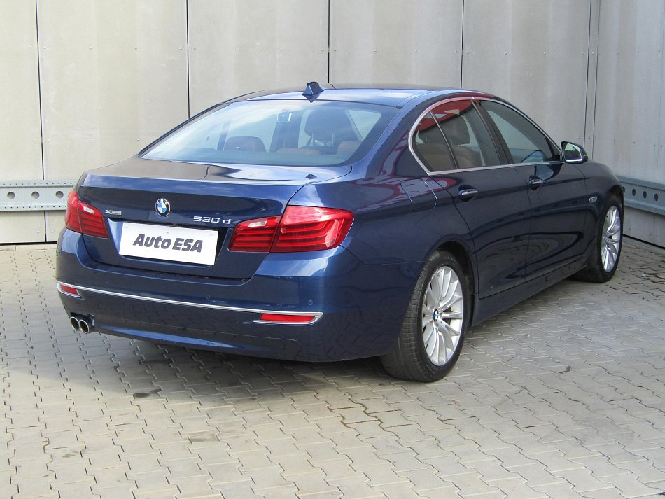 BMW Řada 5 3.0 D LuxuryLine xDrive 530d