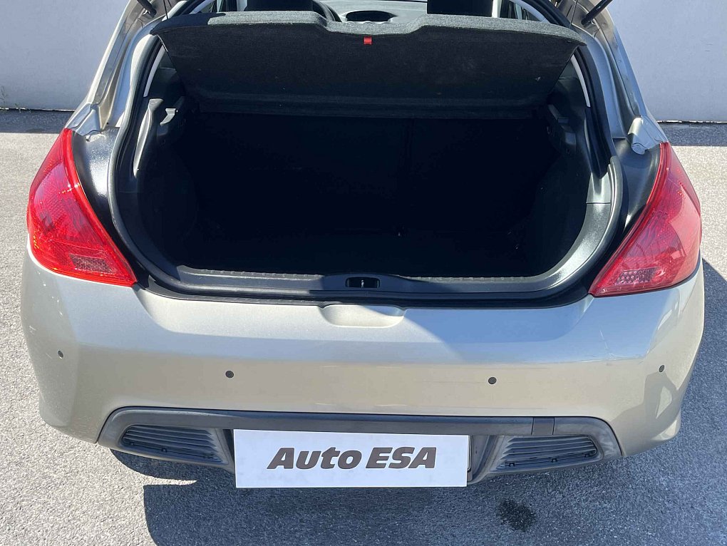 Peugeot 308 1.4 i 