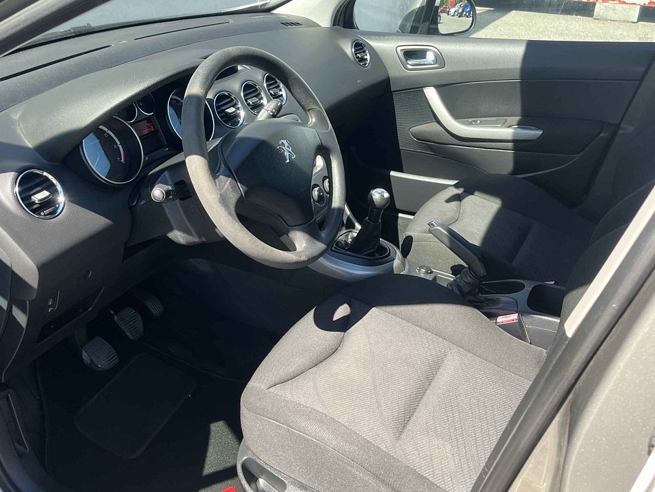 Peugeot 308 1.4 i 