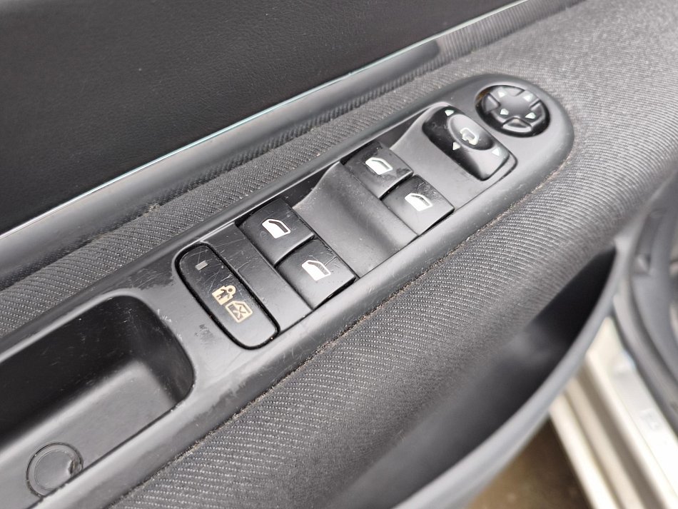 Peugeot 5008 2.0HDi Premium