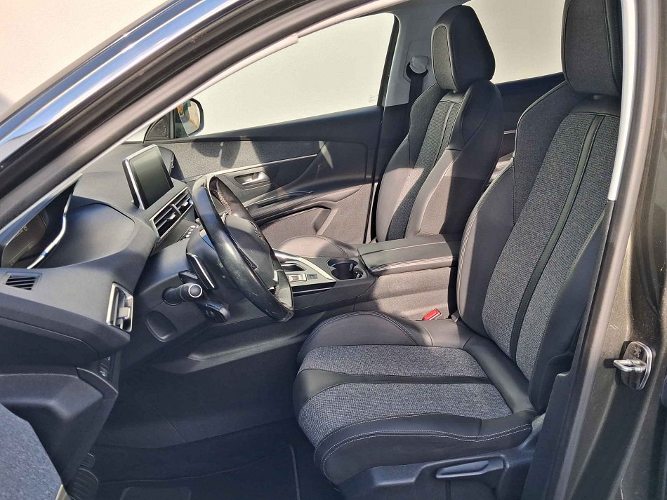 Peugeot 3008 1.2 PT Allure