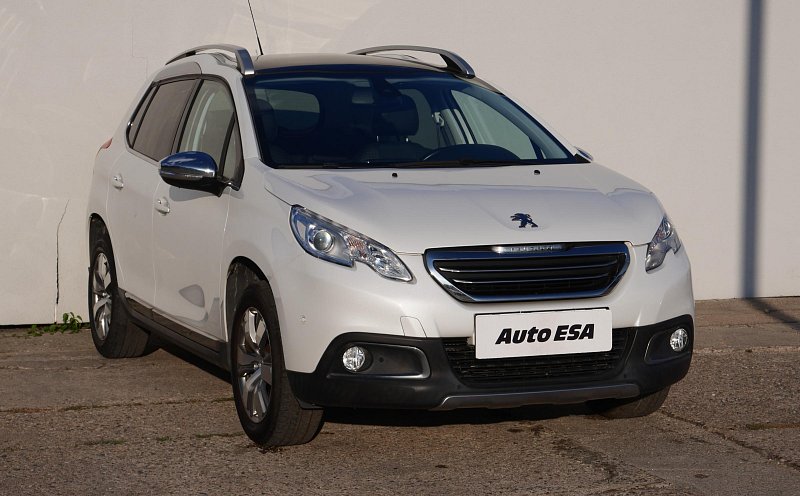 Peugeot 2008 1.2 i Allure