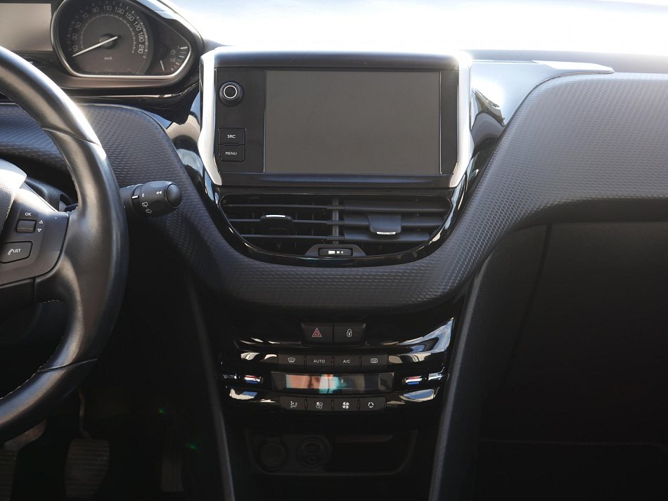 Peugeot 2008 1.2 i Allure