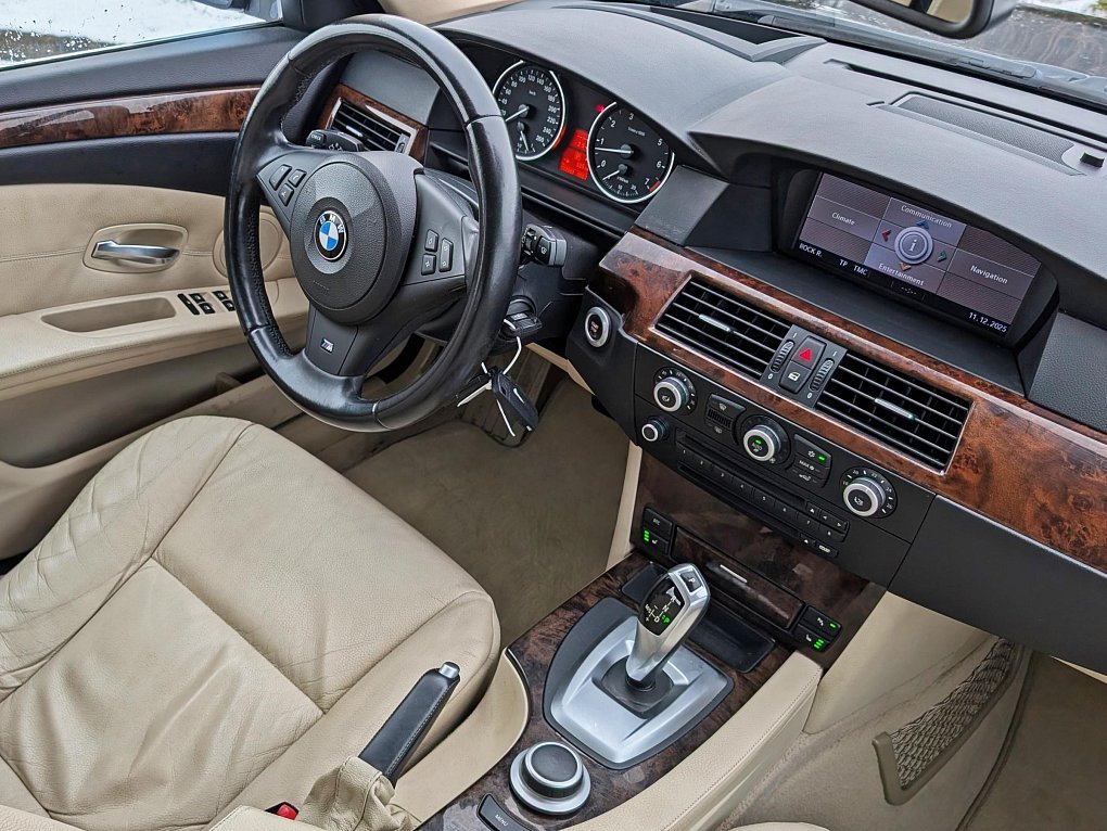 BMW Řada 5 4.0i  540i
