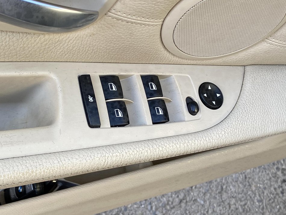 BMW Řada 5 4.0  540i