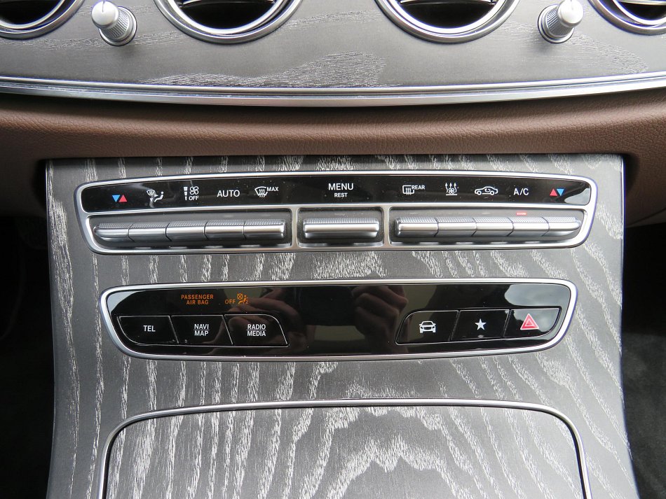 Mercedes-Benz Třída E 2.0DE  E300 4x4