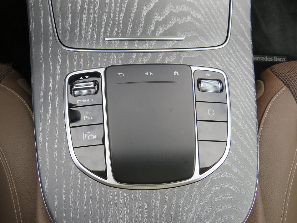 Mercedes-Benz Třída E 2.0DE  E300 4x4