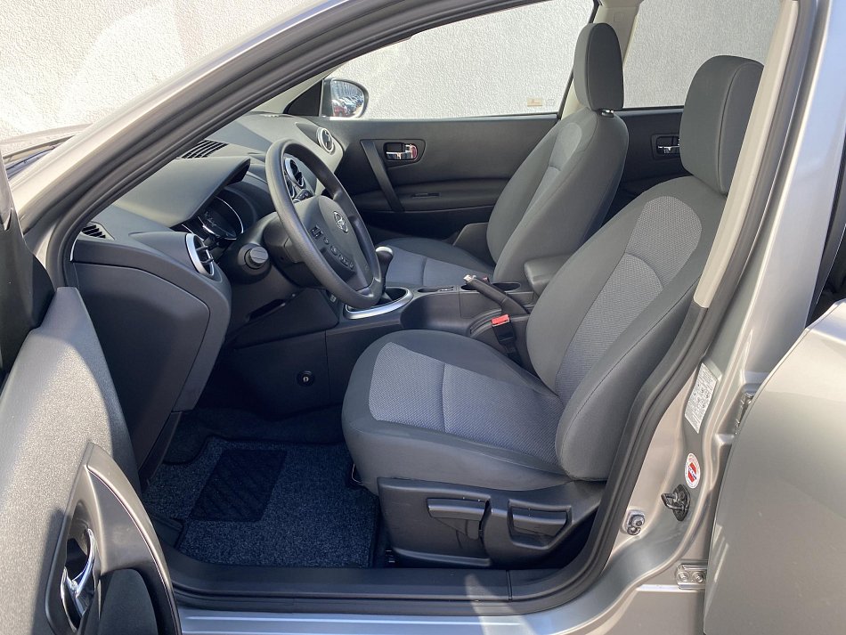 Nissan Qashqai 1.6 i Visia +2