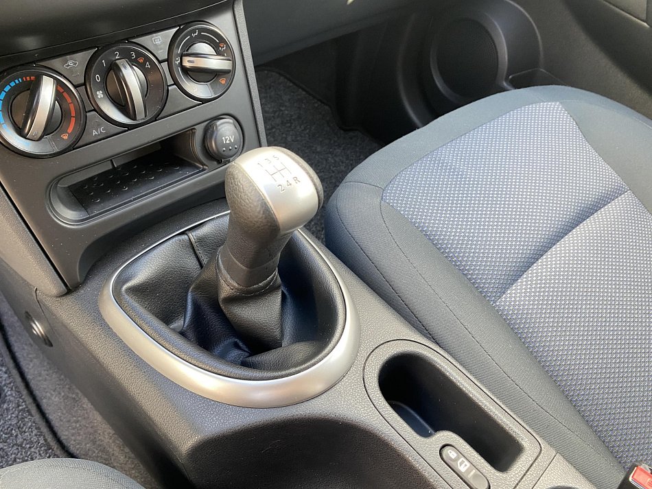 Nissan Qashqai 1.6 i Visia +2