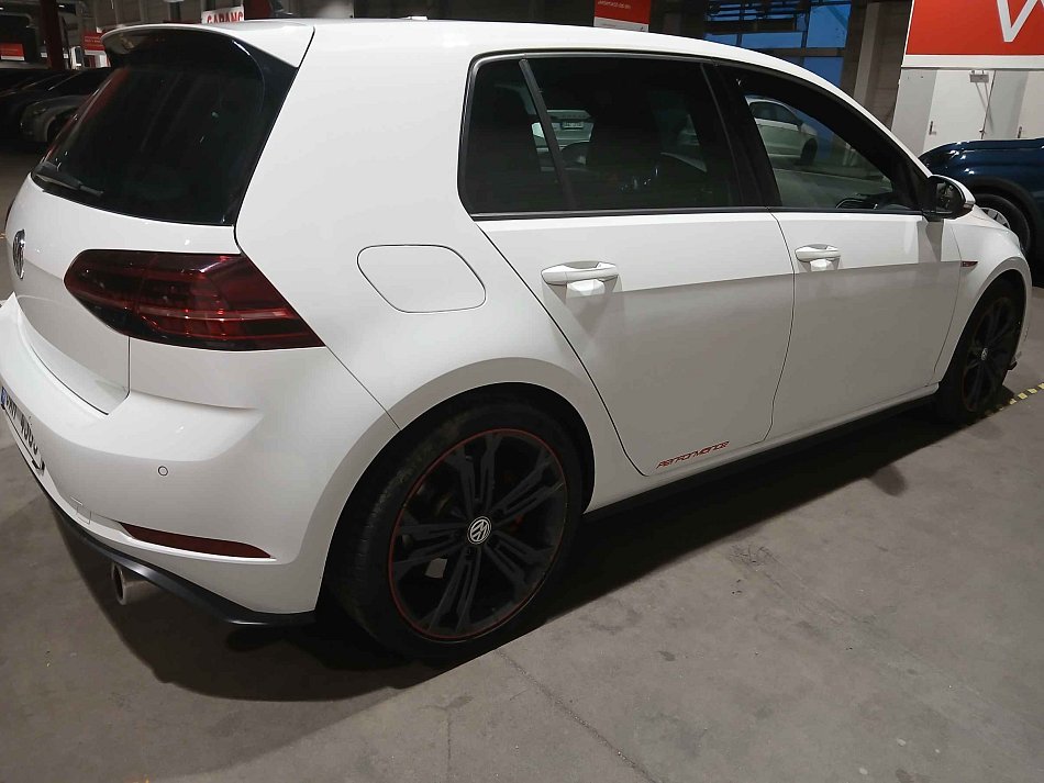 Volkswagen Golf 2.0. 