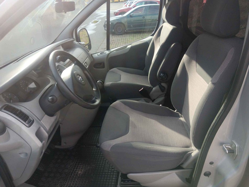 Opel Vivaro 2.0CDTi Tour 5míst