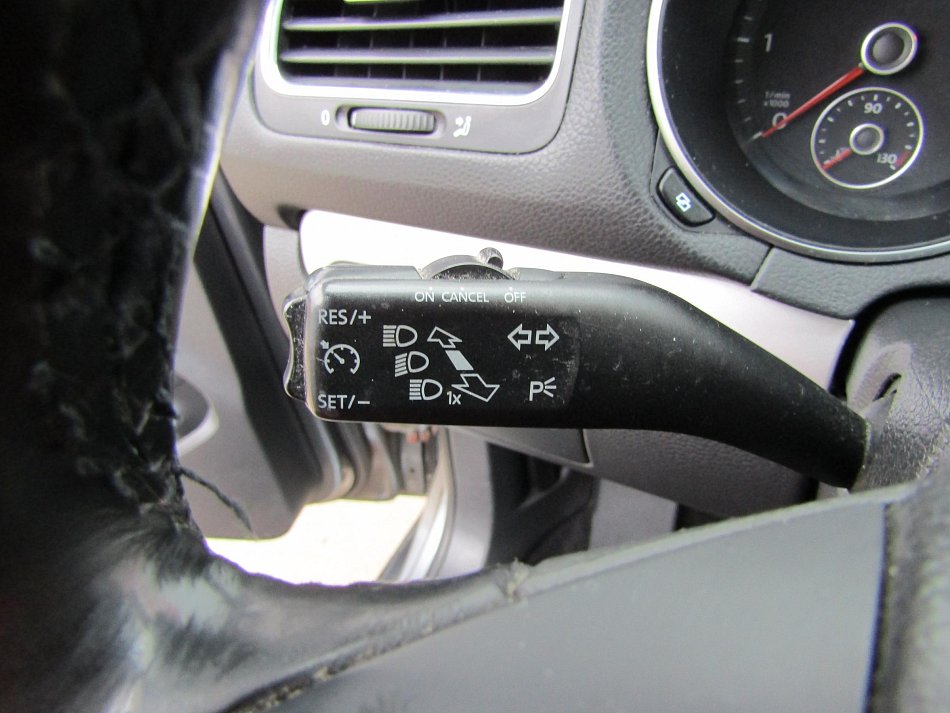 Volkswagen Golf 1.6 TDi Highline