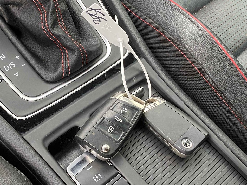 Volkswagen Golf 2.0 TSi GTi