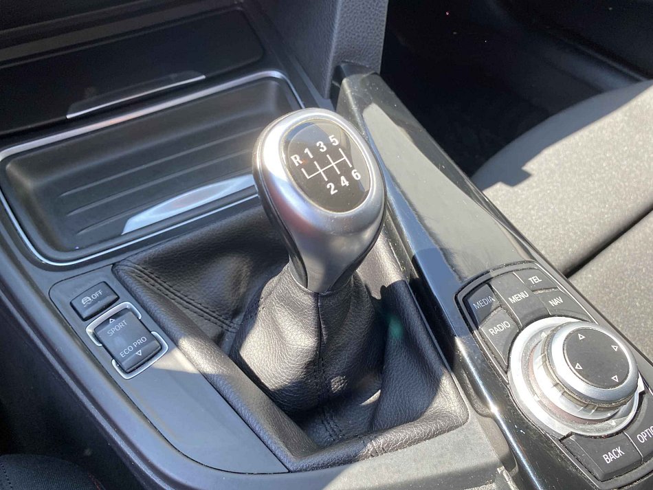 BMW Řada 3 2.0i  320i
