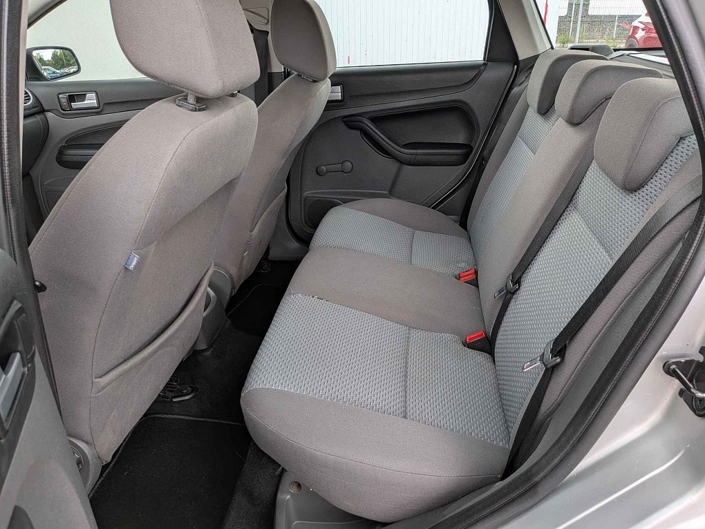 Ford Focus 1.6i 