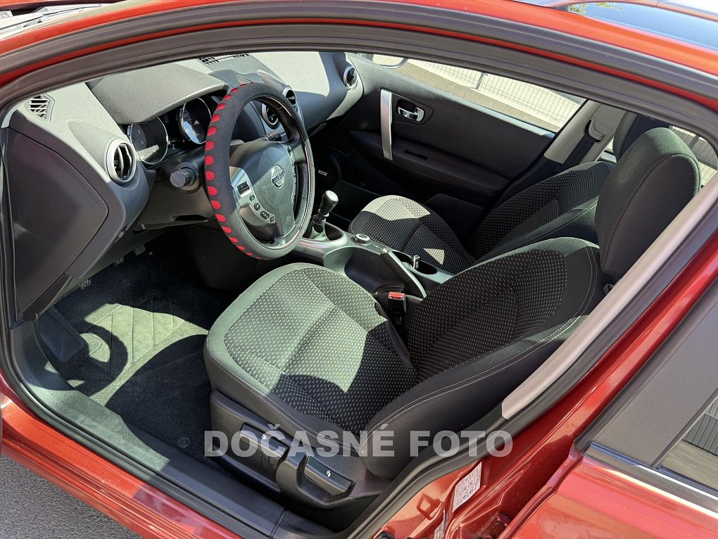 Nissan Qashqai 2.0 dCi  4x4, 7míst