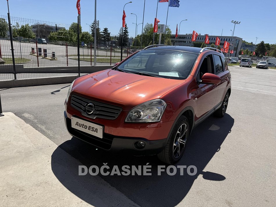 Nissan Qashqai 2.0dci  4x4, 7míst