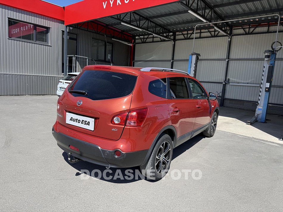 Nissan Qashqai 2.0 dCi  4x4, 7míst