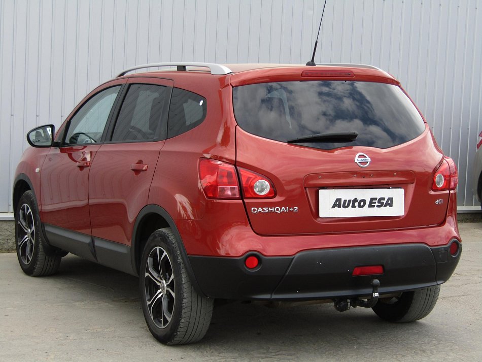 Nissan Qashqai 2.0 dCi  4x4, 7míst