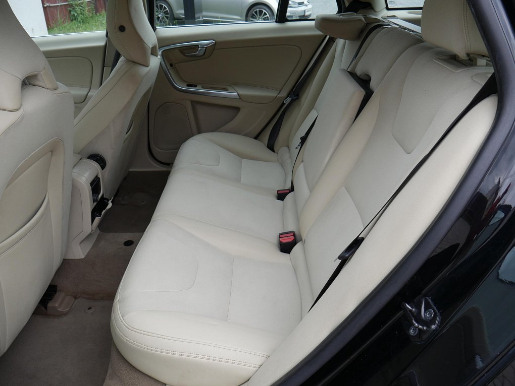 Volvo V60 2.0D 