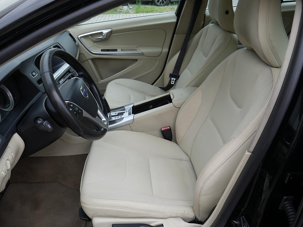 Volvo V60 2.0D 