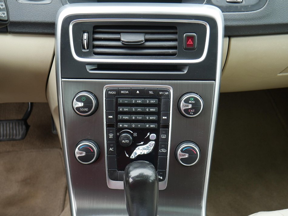 Volvo V60 2.0D 