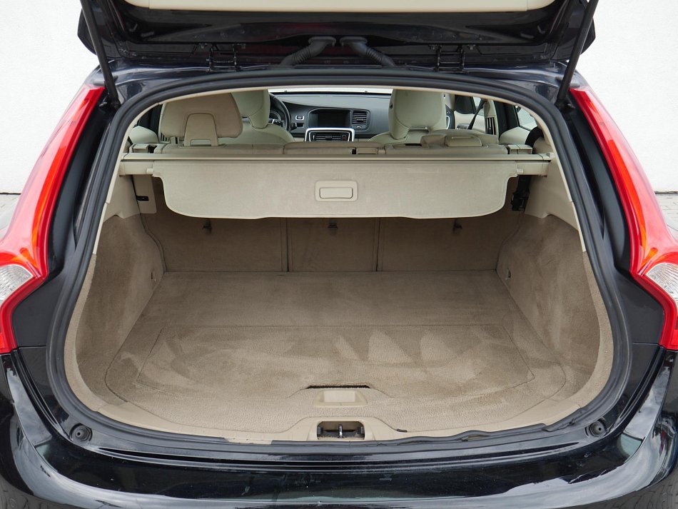 Volvo V60 2.0D 