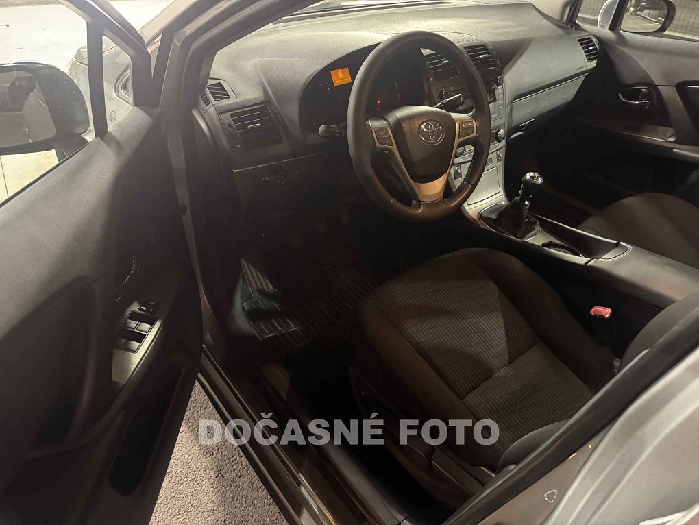 Toyota Avensis 1.8i 