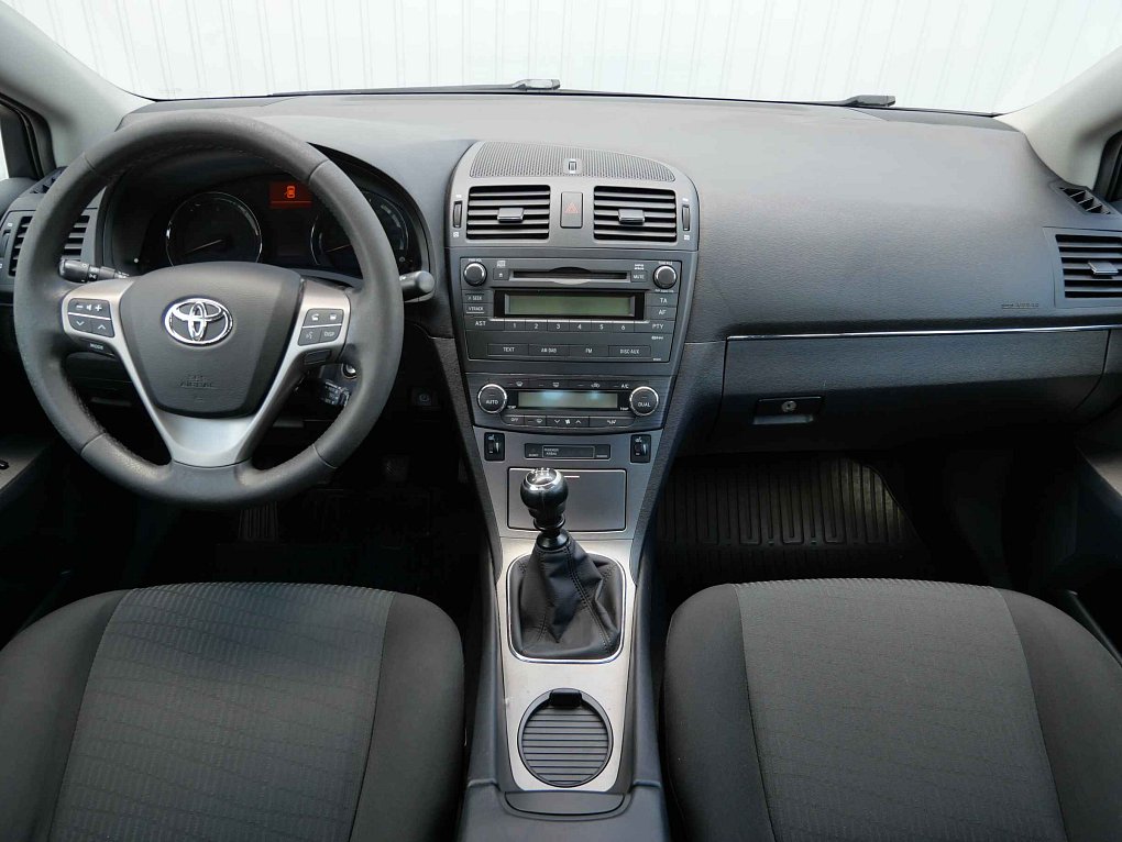 Toyota Avensis 1.8i 