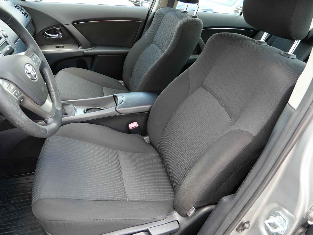 Toyota Avensis 1.8i 