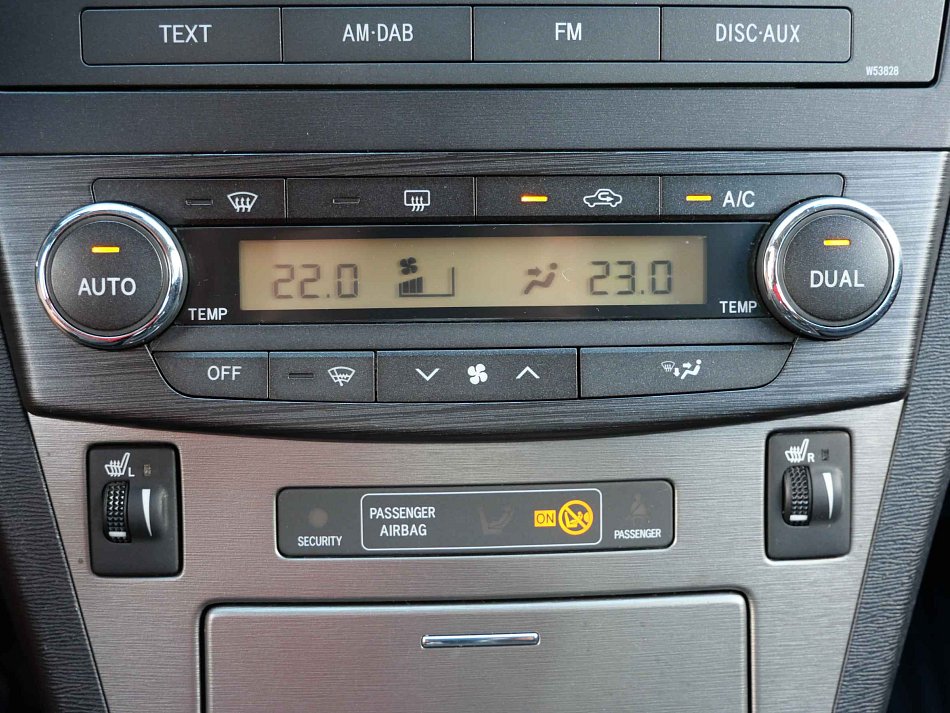 Toyota Avensis 1.8i 