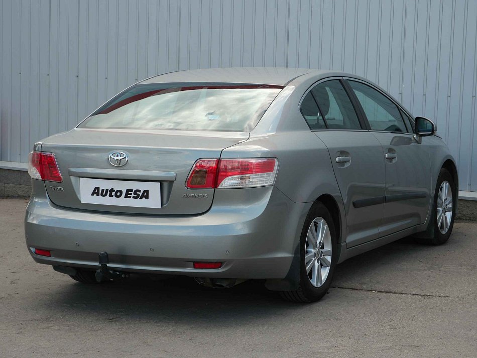 Toyota Avensis 1.8i 