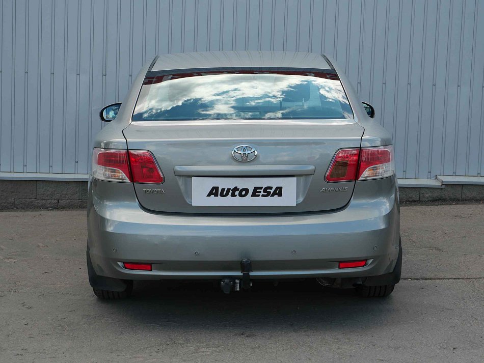 Toyota Avensis 1.8i 
